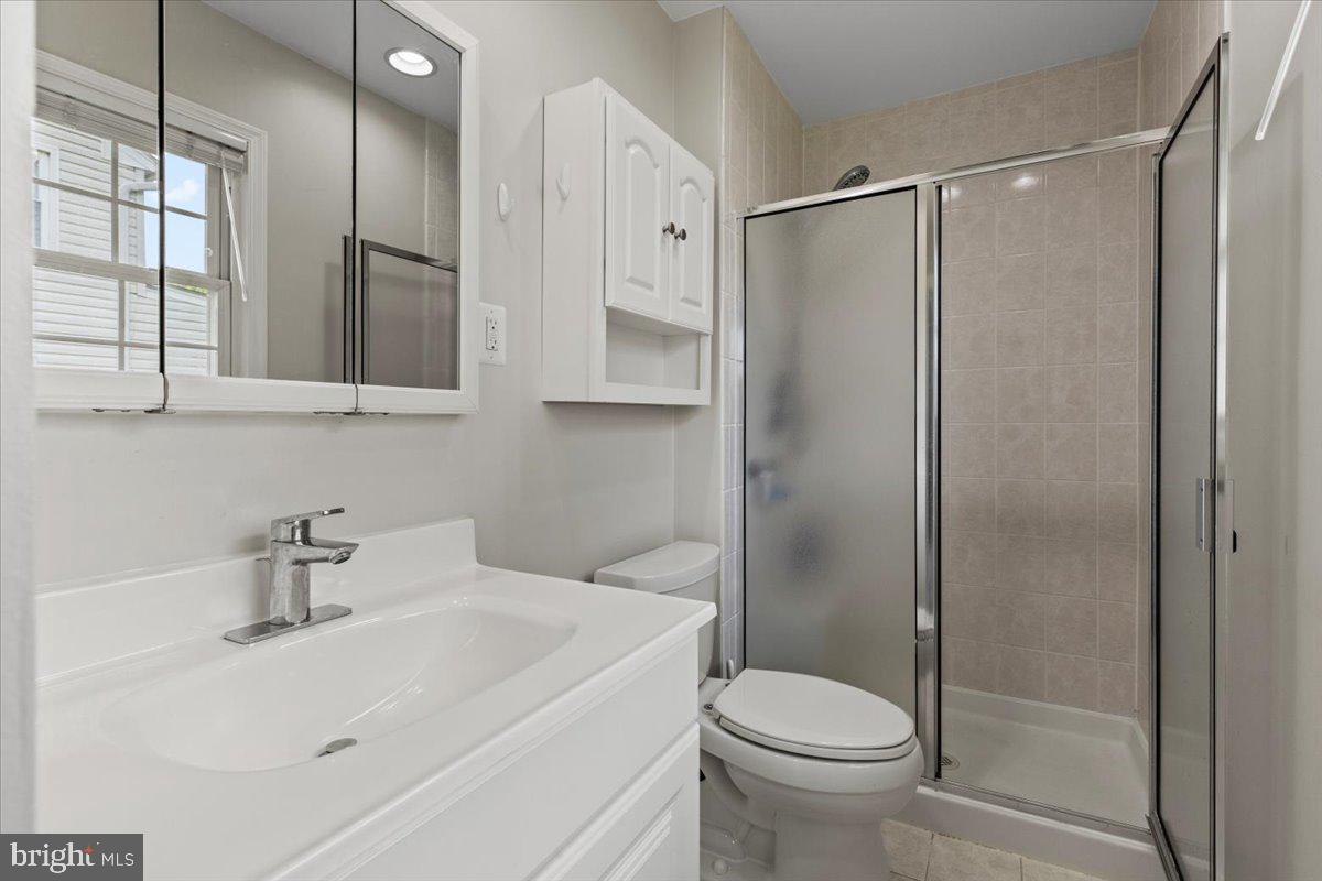 4127 POINT HOLLOW LN, FAIRFAX, Virginia 22033, 4 Bedrooms Bedrooms, ,2 BathroomsBathrooms,Residential,For sale,4127 POINT HOLLOW LN,VAFX2258644 MLS # VAFX2258644