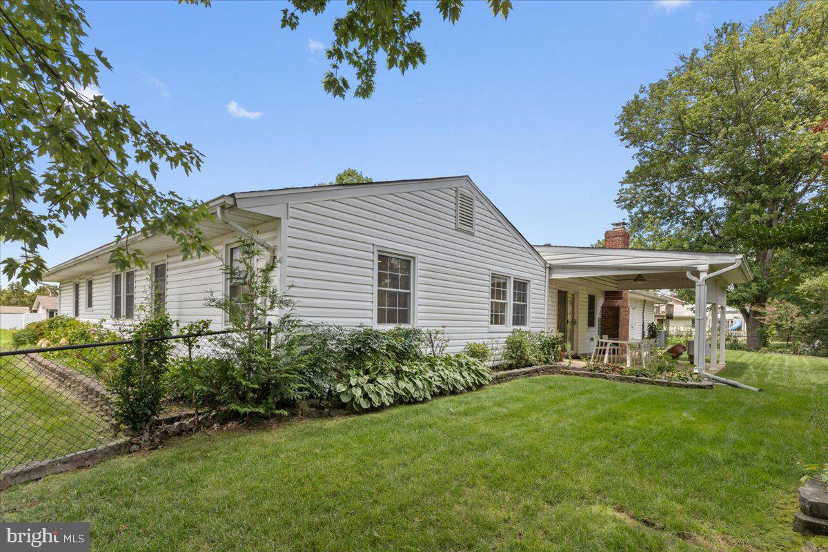 4127 POINT HOLLOW LN, FAIRFAX, Virginia 22033, 4 Bedrooms Bedrooms, ,2 BathroomsBathrooms,Residential,For sale,4127 POINT HOLLOW LN,VAFX2258644 MLS # VAFX2258644