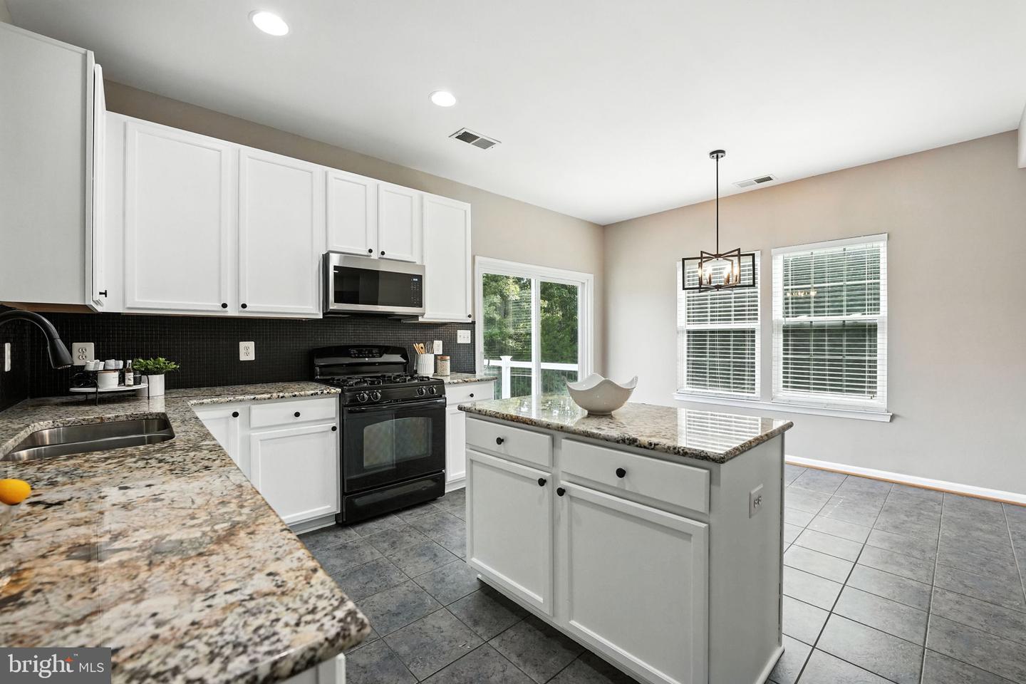 2804 PIPER GLENN CT, DUMFRIES, Virginia 22026, 4 Bedrooms Bedrooms, ,2 BathroomsBathrooms,Residential,For sale,2804 PIPER GLENN CT,VAPW2100510 MLS # VAPW2100510
