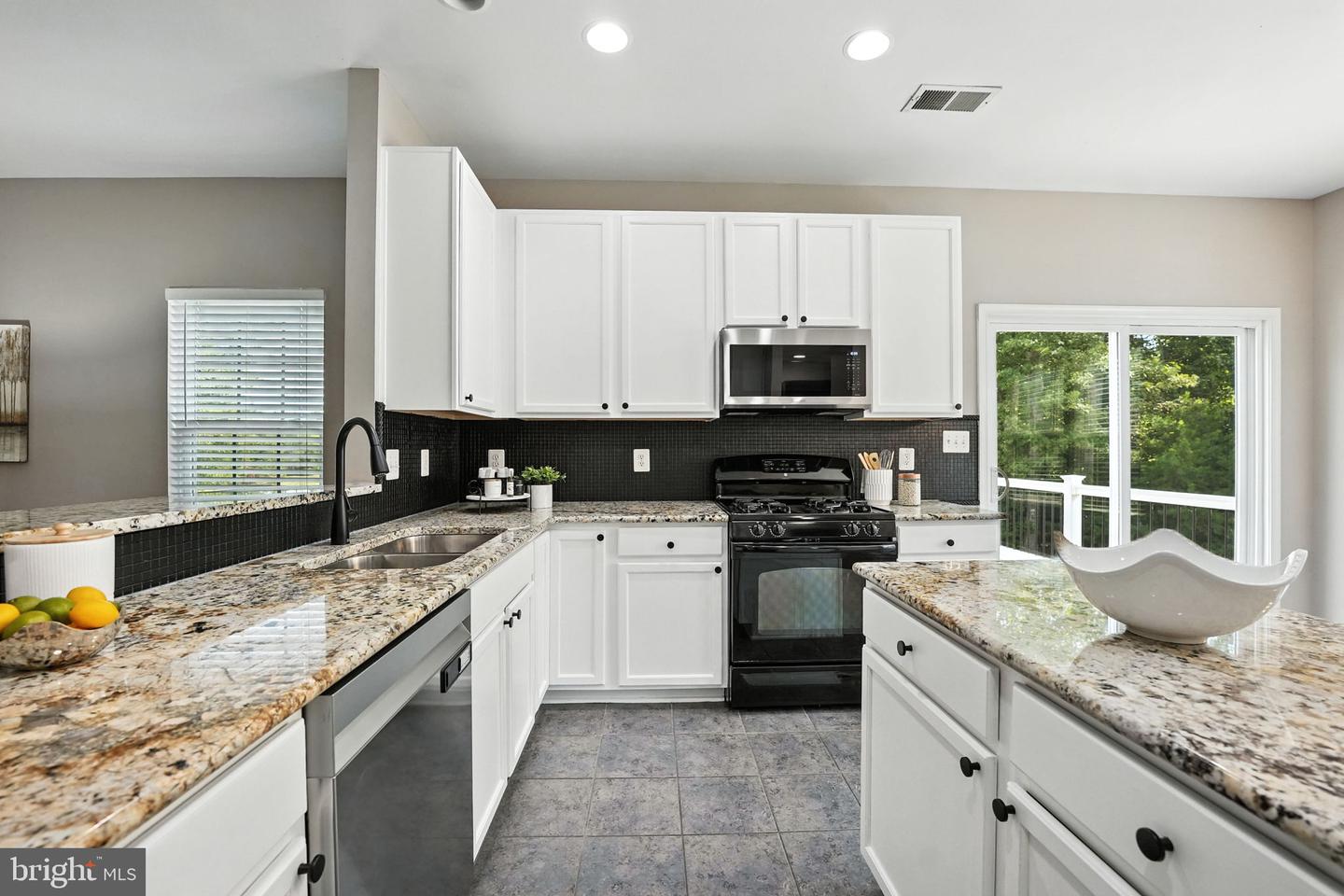 2804 PIPER GLENN CT, DUMFRIES, Virginia 22026, 4 Bedrooms Bedrooms, ,2 BathroomsBathrooms,Residential,For sale,2804 PIPER GLENN CT,VAPW2100510 MLS # VAPW2100510