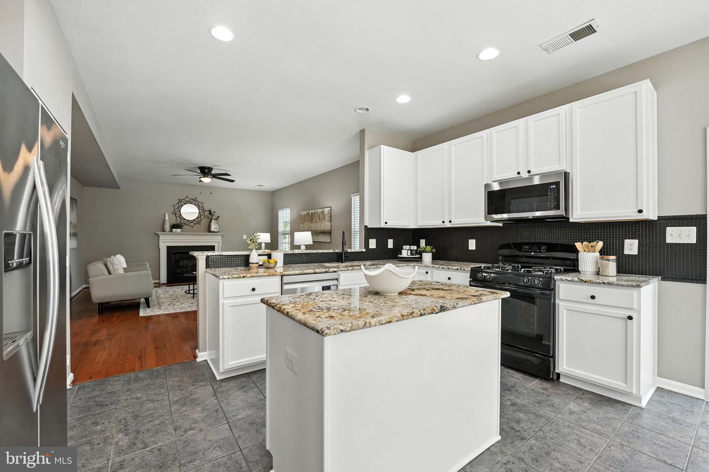 2804 PIPER GLENN CT, DUMFRIES, Virginia 22026, 4 Bedrooms Bedrooms, ,2 BathroomsBathrooms,Residential,For sale,2804 PIPER GLENN CT,VAPW2100510 MLS # VAPW2100510