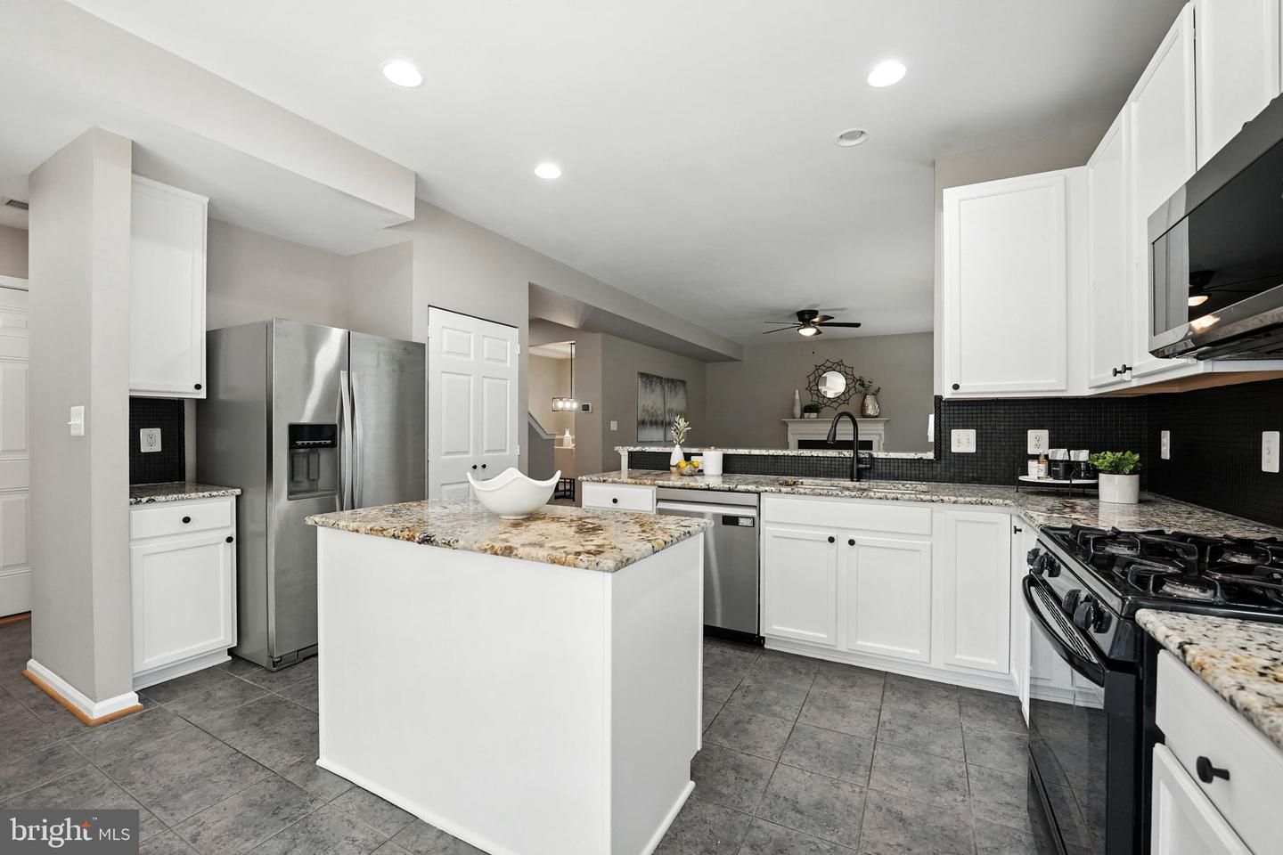 2804 PIPER GLENN CT, DUMFRIES, Virginia 22026, 4 Bedrooms Bedrooms, ,2 BathroomsBathrooms,Residential,For sale,2804 PIPER GLENN CT,VAPW2100510 MLS # VAPW2100510