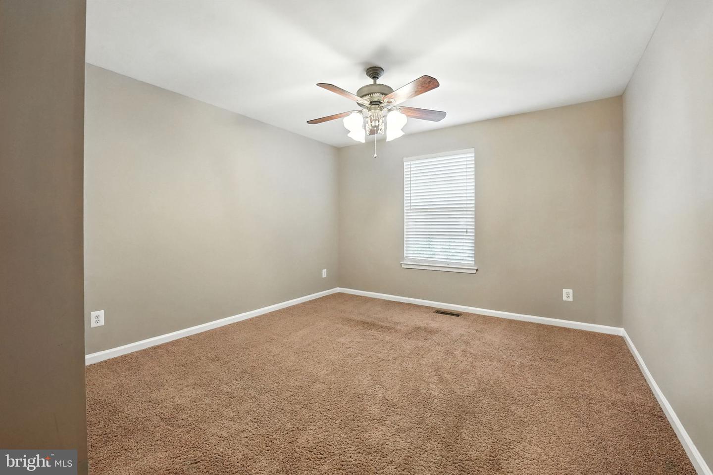 2804 PIPER GLENN CT, DUMFRIES, Virginia 22026, 4 Bedrooms Bedrooms, ,2 BathroomsBathrooms,Residential,For sale,2804 PIPER GLENN CT,VAPW2100510 MLS # VAPW2100510