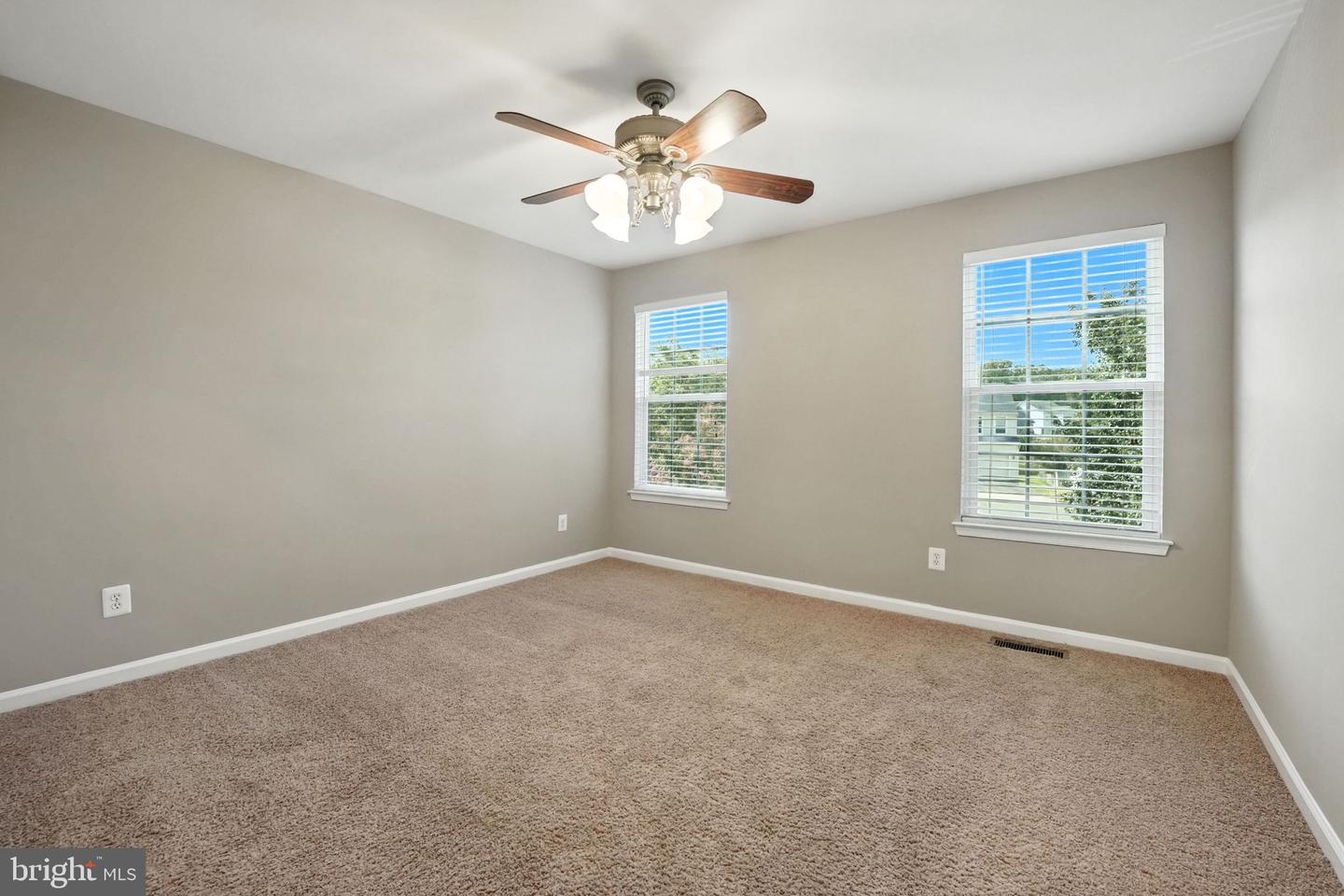 2804 PIPER GLENN CT, DUMFRIES, Virginia 22026, 4 Bedrooms Bedrooms, ,2 BathroomsBathrooms,Residential,For sale,2804 PIPER GLENN CT,VAPW2100510 MLS # VAPW2100510