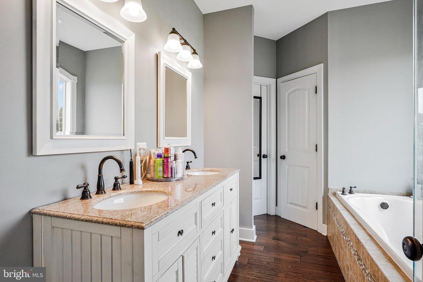 2809 INGRAM DR, HAYMARKET, Virginia 20169, 4 Bedrooms Bedrooms, ,3 BathroomsBathrooms,Residential,For sale,2809 INGRAM DR,VAPW2100928 MLS # VAPW2100928