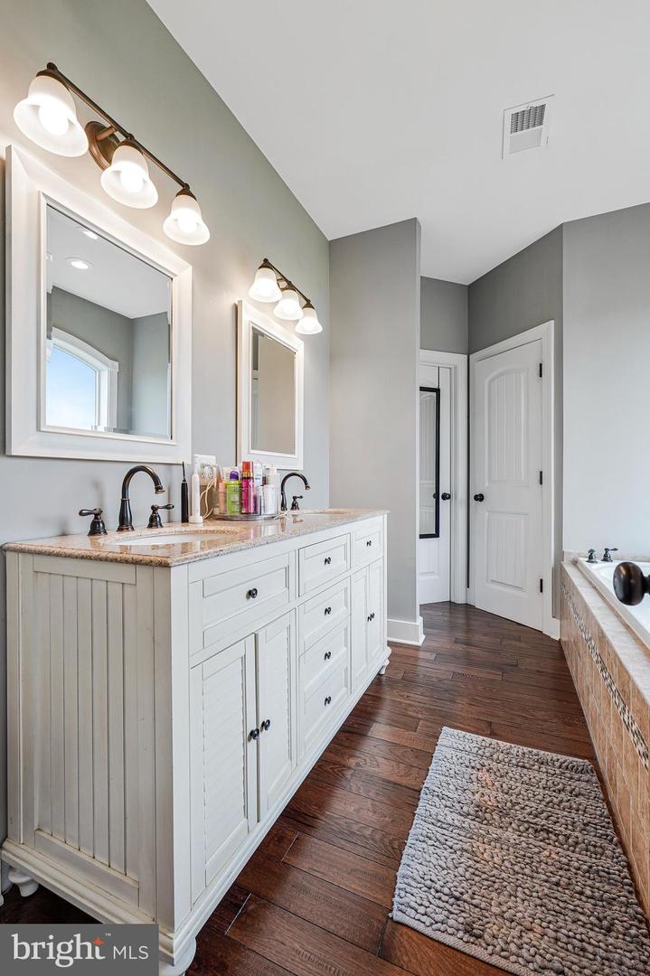 2809 INGRAM DR, HAYMARKET, Virginia 20169, 4 Bedrooms Bedrooms, ,3 BathroomsBathrooms,Residential,For sale,2809 INGRAM DR,VAPW2100928 MLS # VAPW2100928