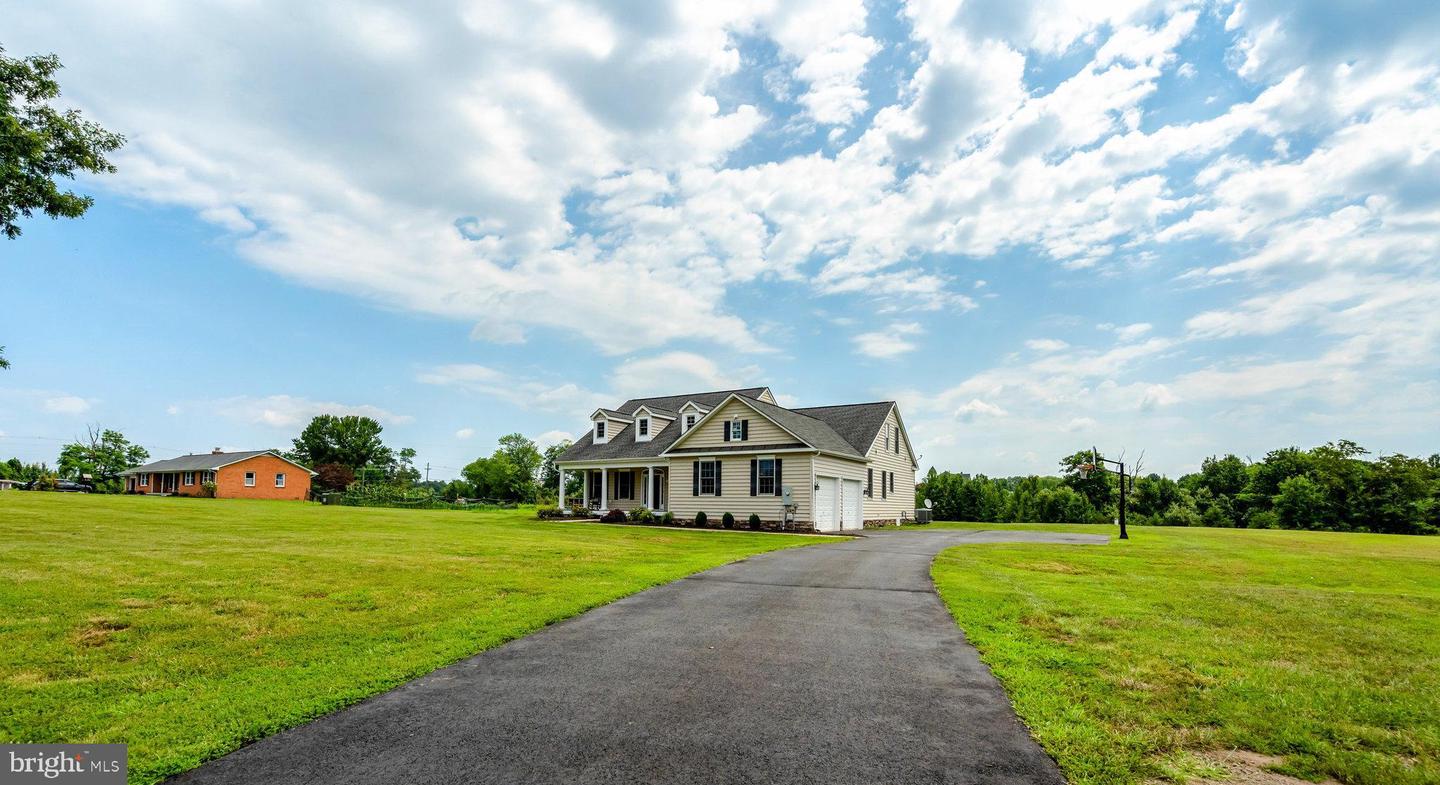 2809 INGRAM DR, HAYMARKET, Virginia 20169, 4 Bedrooms Bedrooms, ,3 BathroomsBathrooms,Residential,For sale,2809 INGRAM DR,VAPW2100928 MLS # VAPW2100928