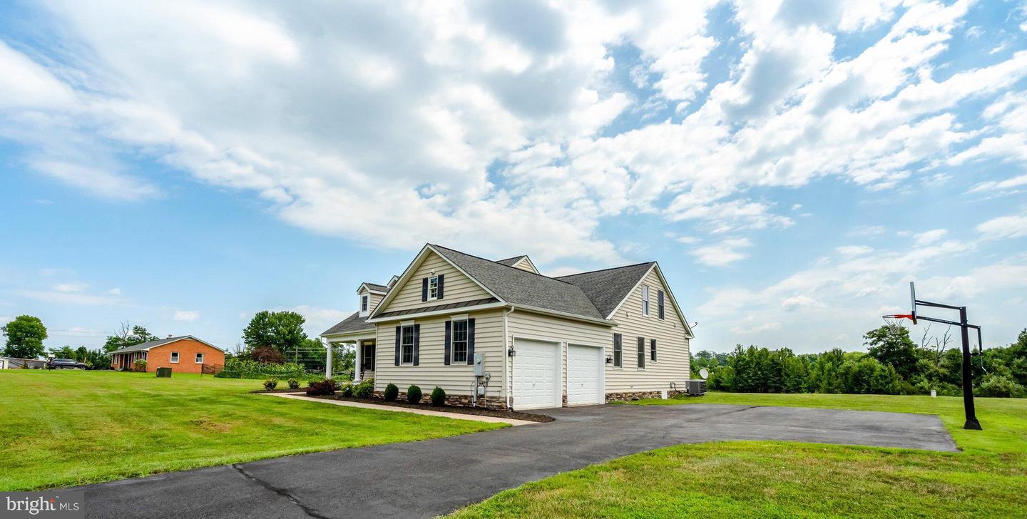 2809 INGRAM DR, HAYMARKET, Virginia 20169, 4 Bedrooms Bedrooms, ,3 BathroomsBathrooms,Residential,For sale,2809 INGRAM DR,VAPW2100928 MLS # VAPW2100928