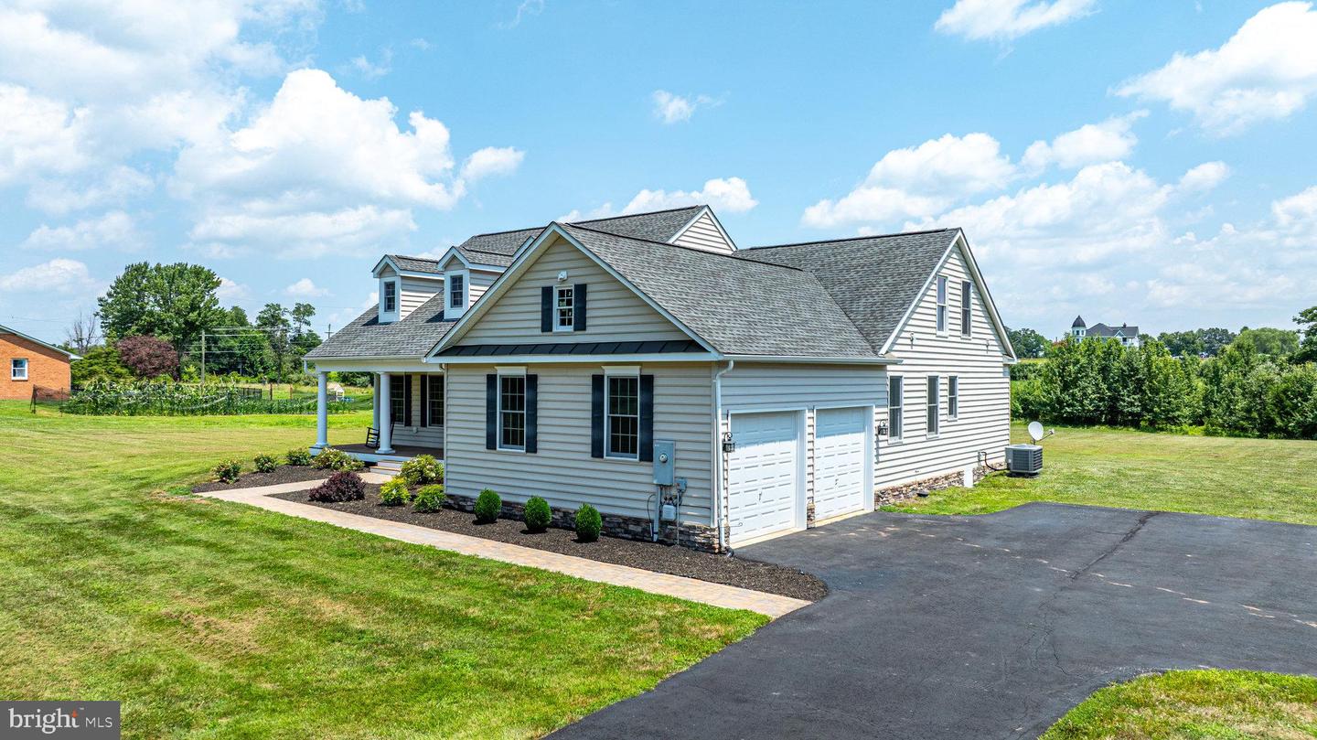 2809 INGRAM DR, HAYMARKET, Virginia 20169, 4 Bedrooms Bedrooms, ,3 BathroomsBathrooms,Residential,For sale,2809 INGRAM DR,VAPW2100928 MLS # VAPW2100928