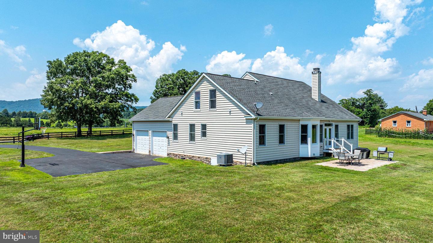 2809 INGRAM DR, HAYMARKET, Virginia 20169, 4 Bedrooms Bedrooms, ,3 BathroomsBathrooms,Residential,For sale,2809 INGRAM DR,VAPW2100928 MLS # VAPW2100928