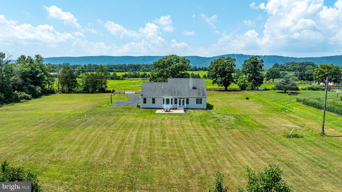 2809 INGRAM DR, HAYMARKET, Virginia 20169, 4 Bedrooms Bedrooms, ,3 BathroomsBathrooms,Residential,For sale,2809 INGRAM DR,VAPW2100928 MLS # VAPW2100928