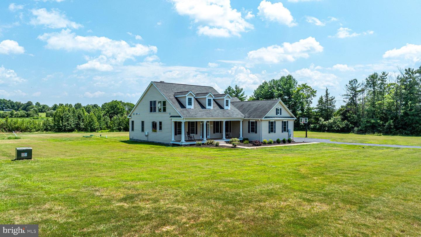 2809 INGRAM DR, HAYMARKET, Virginia 20169, 4 Bedrooms Bedrooms, ,3 BathroomsBathrooms,Residential,For sale,2809 INGRAM DR,VAPW2100928 MLS # VAPW2100928