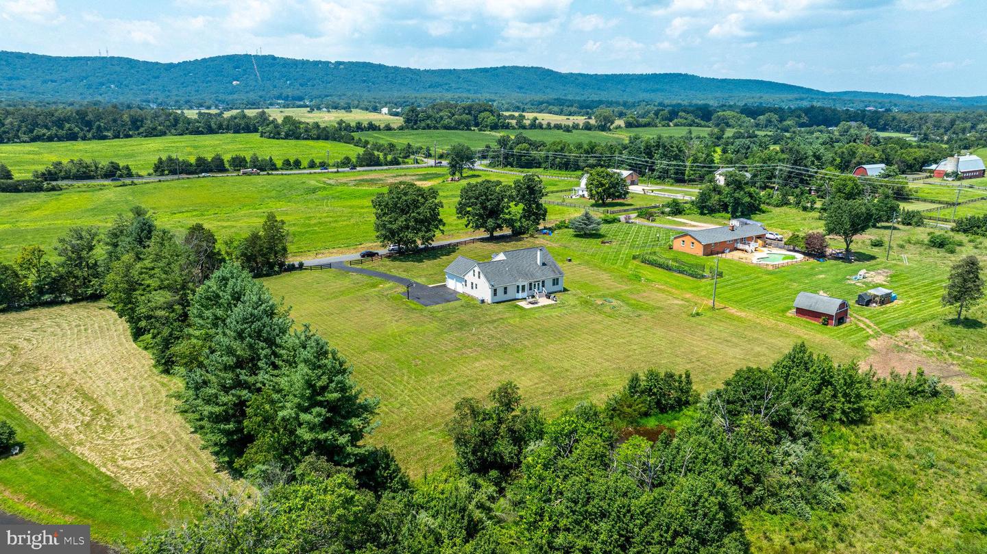 2809 INGRAM DR, HAYMARKET, Virginia 20169, 4 Bedrooms Bedrooms, ,3 BathroomsBathrooms,Residential,For sale,2809 INGRAM DR,VAPW2100928 MLS # VAPW2100928