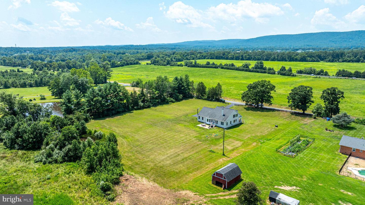 2809 INGRAM DR, HAYMARKET, Virginia 20169, 4 Bedrooms Bedrooms, ,3 BathroomsBathrooms,Residential,For sale,2809 INGRAM DR,VAPW2100928 MLS # VAPW2100928