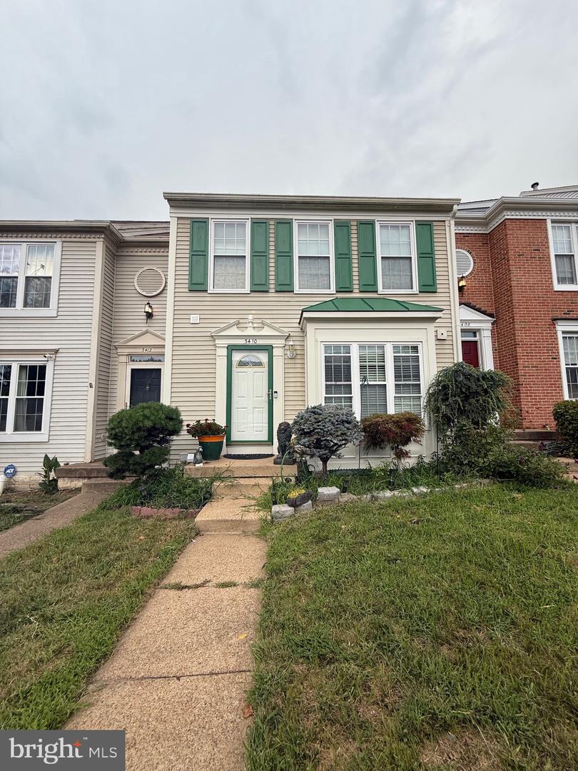 3410 TUCKAHOE CT, DUMFRIES, Virginia 22026, 3 Bedrooms Bedrooms, ,3 BathroomsBathrooms,Residential,For sale,3410 TUCKAHOE CT,VAPW2100980 MLS # VAPW2100980