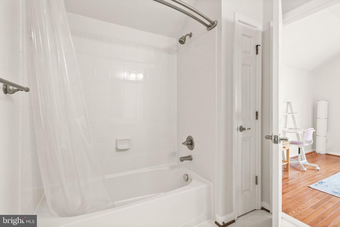 8317 MIDDLE RUDDINGS DR, LORTON, Virginia 22079, 5 Bedrooms Bedrooms, 19 Rooms Rooms,4 BathroomsBathrooms,Residential,For sale,8317 MIDDLE RUDDINGS DR,VAFX2259980 MLS # VAFX2259980