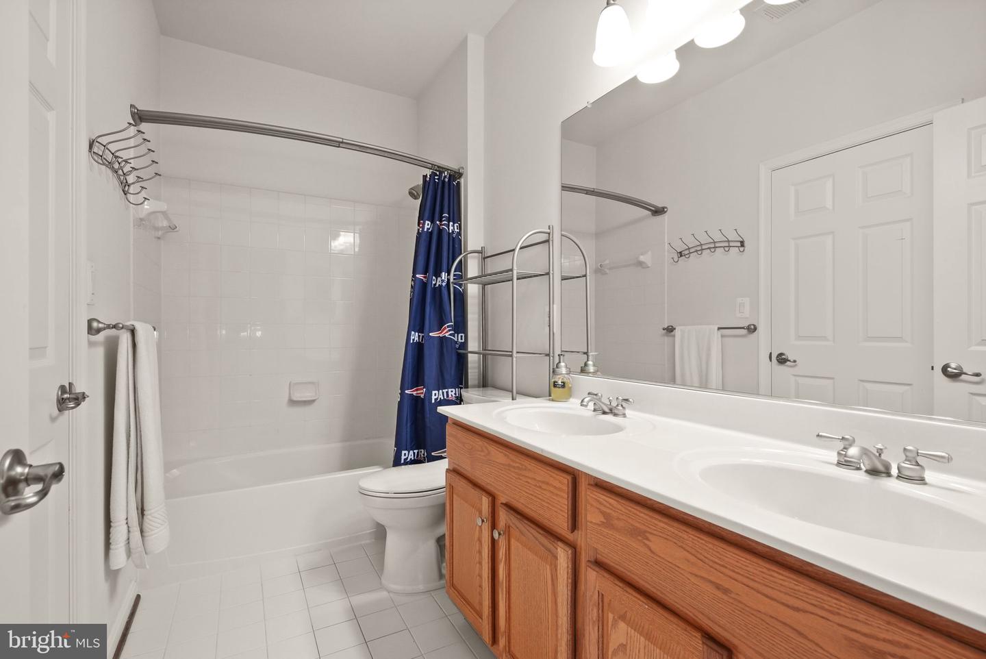 8317 MIDDLE RUDDINGS DR, LORTON, Virginia 22079, 5 Bedrooms Bedrooms, 19 Rooms Rooms,4 BathroomsBathrooms,Residential,For sale,8317 MIDDLE RUDDINGS DR,VAFX2259980 MLS # VAFX2259980