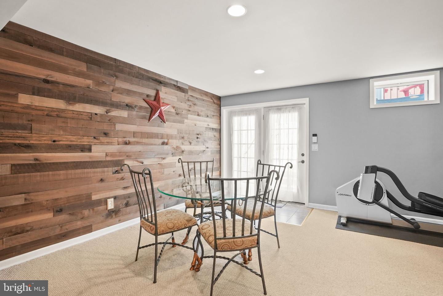 8317 MIDDLE RUDDINGS DR, LORTON, Virginia 22079, 5 Bedrooms Bedrooms, 19 Rooms Rooms,4 BathroomsBathrooms,Residential,For sale,8317 MIDDLE RUDDINGS DR,VAFX2259980 MLS # VAFX2259980