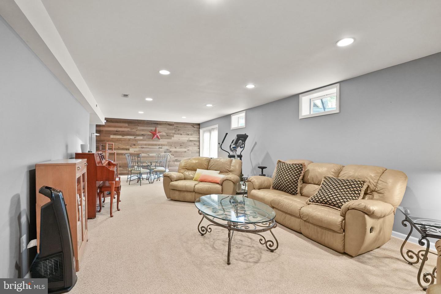 8317 MIDDLE RUDDINGS DR, LORTON, Virginia 22079, 5 Bedrooms Bedrooms, 19 Rooms Rooms,4 BathroomsBathrooms,Residential,For sale,8317 MIDDLE RUDDINGS DR,VAFX2259980 MLS # VAFX2259980
