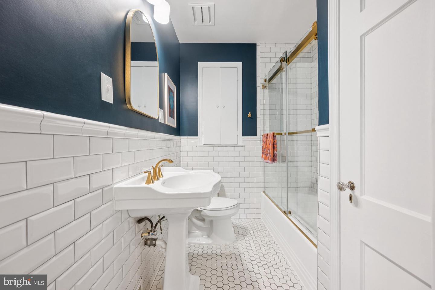 5337 28TH ST NW, WASHINGTON, District Of Columbia 20015, 3 Bedrooms Bedrooms, ,2 BathroomsBathrooms,Residential,For sale,5337 28TH ST NW,DCDC2214294 MLS # DCDC2214294