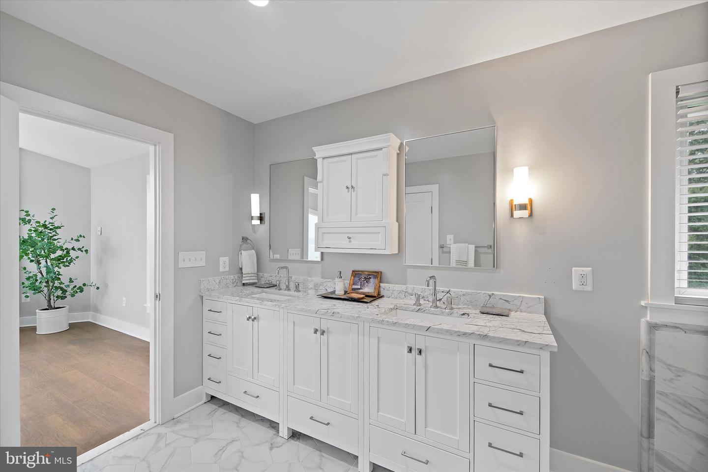 5911 MOUNT VERNON BLVD, LORTON, Virginia 22079, 5 Bedrooms Bedrooms, ,5 BathroomsBathrooms,Residential,For sale,5911 MOUNT VERNON BLVD,VAFX2260224 MLS # VAFX2260224