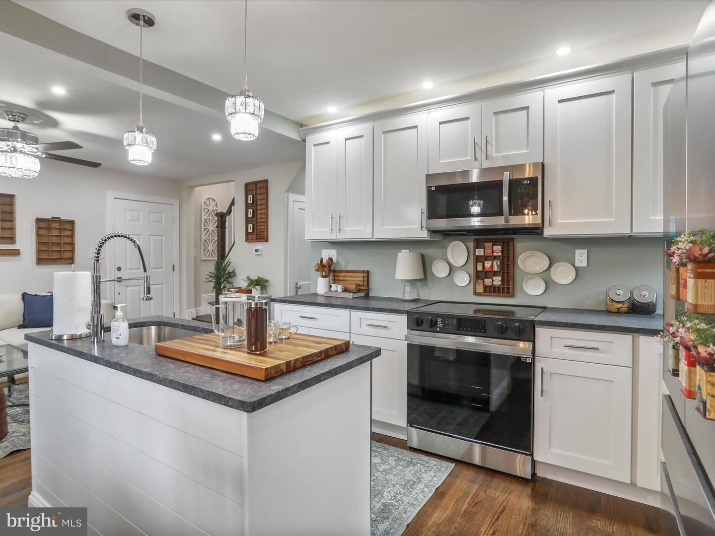 107 SCOTT ST, FRONT ROYAL, Virginia 22630, 3 Bedrooms Bedrooms, 6 Rooms Rooms,2 BathroomsBathrooms,Residential,For sale,107 SCOTT ST,VAWR2011936 MLS # VAWR2011936