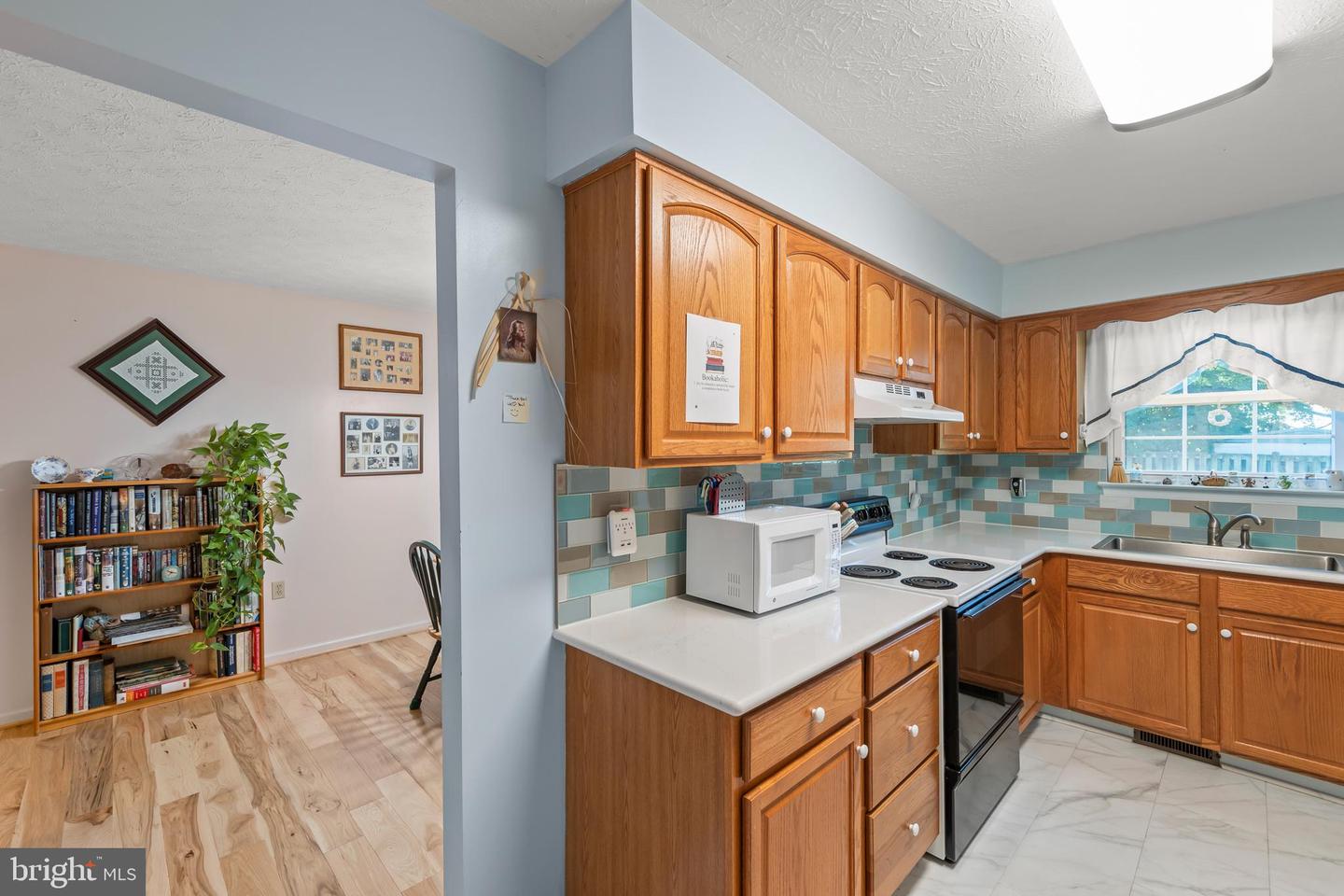 423 CRESCENT DR, WINCHESTER, Virginia 22601, 3 Bedrooms Bedrooms, 5 Rooms Rooms,2 BathroomsBathrooms,Residential,For sale,423 CRESCENT DR,VAWI2008870 MLS # VAWI2008870