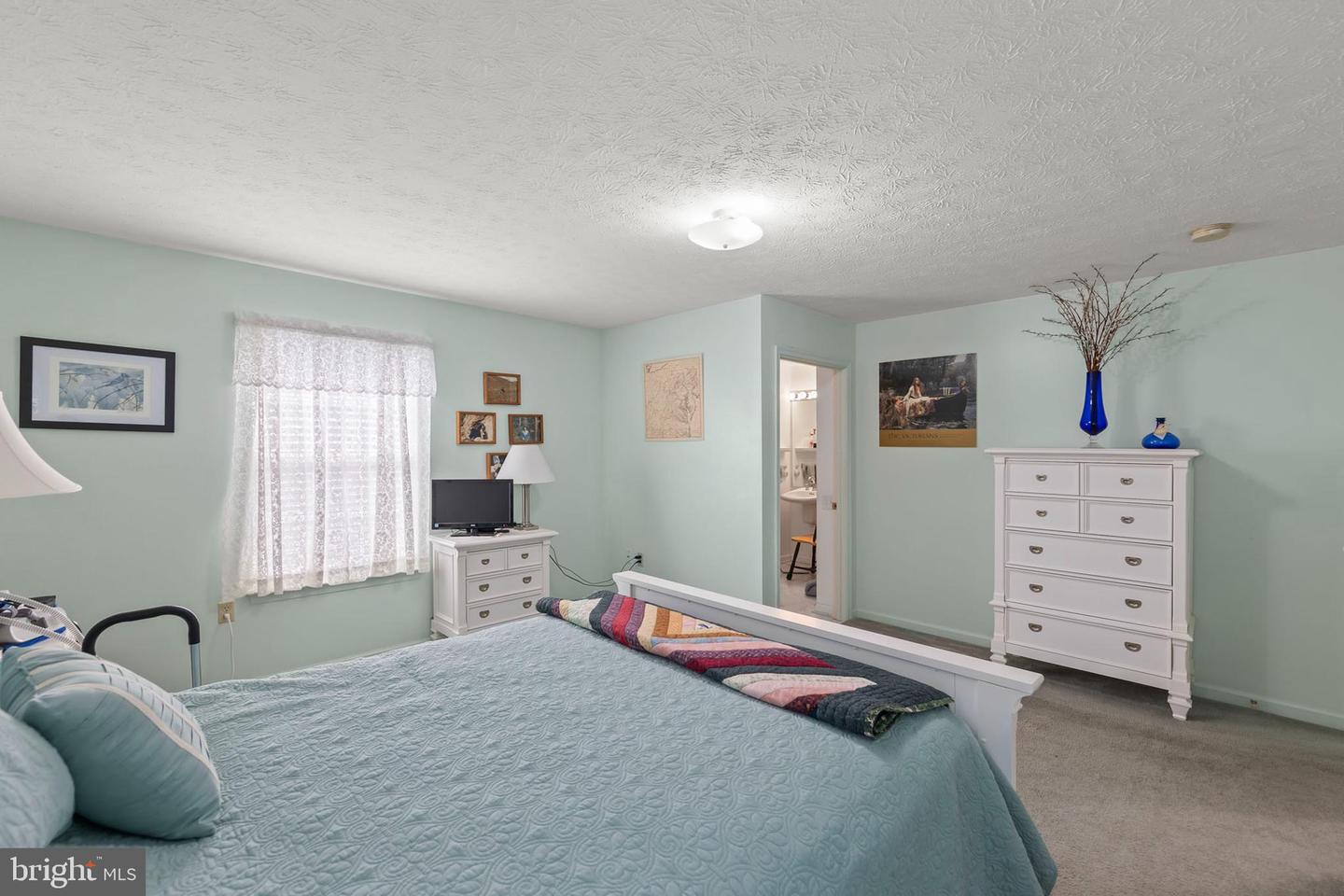 423 CRESCENT DR, WINCHESTER, Virginia 22601, 3 Bedrooms Bedrooms, 5 Rooms Rooms,2 BathroomsBathrooms,Residential,For sale,423 CRESCENT DR,VAWI2008870 MLS # VAWI2008870