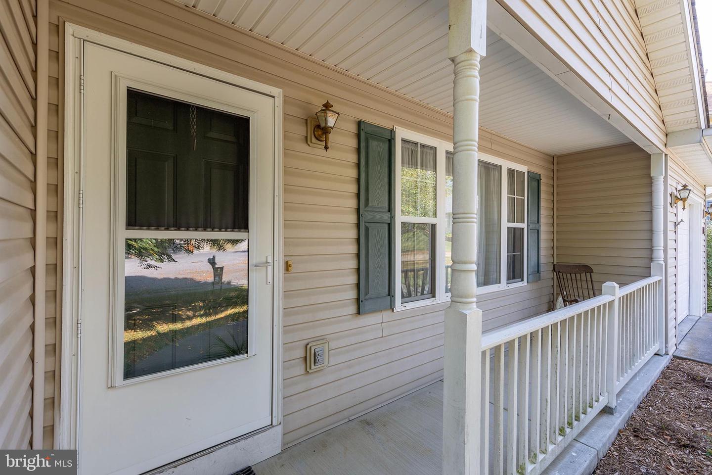 423 CRESCENT DR, WINCHESTER, Virginia 22601, 3 Bedrooms Bedrooms, 5 Rooms Rooms,2 BathroomsBathrooms,Residential,For sale,423 CRESCENT DR,VAWI2008870 MLS # VAWI2008870