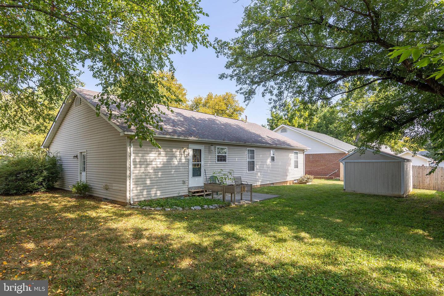 423 CRESCENT DR, WINCHESTER, Virginia 22601, 3 Bedrooms Bedrooms, 5 Rooms Rooms,2 BathroomsBathrooms,Residential,For sale,423 CRESCENT DR,VAWI2008870 MLS # VAWI2008870