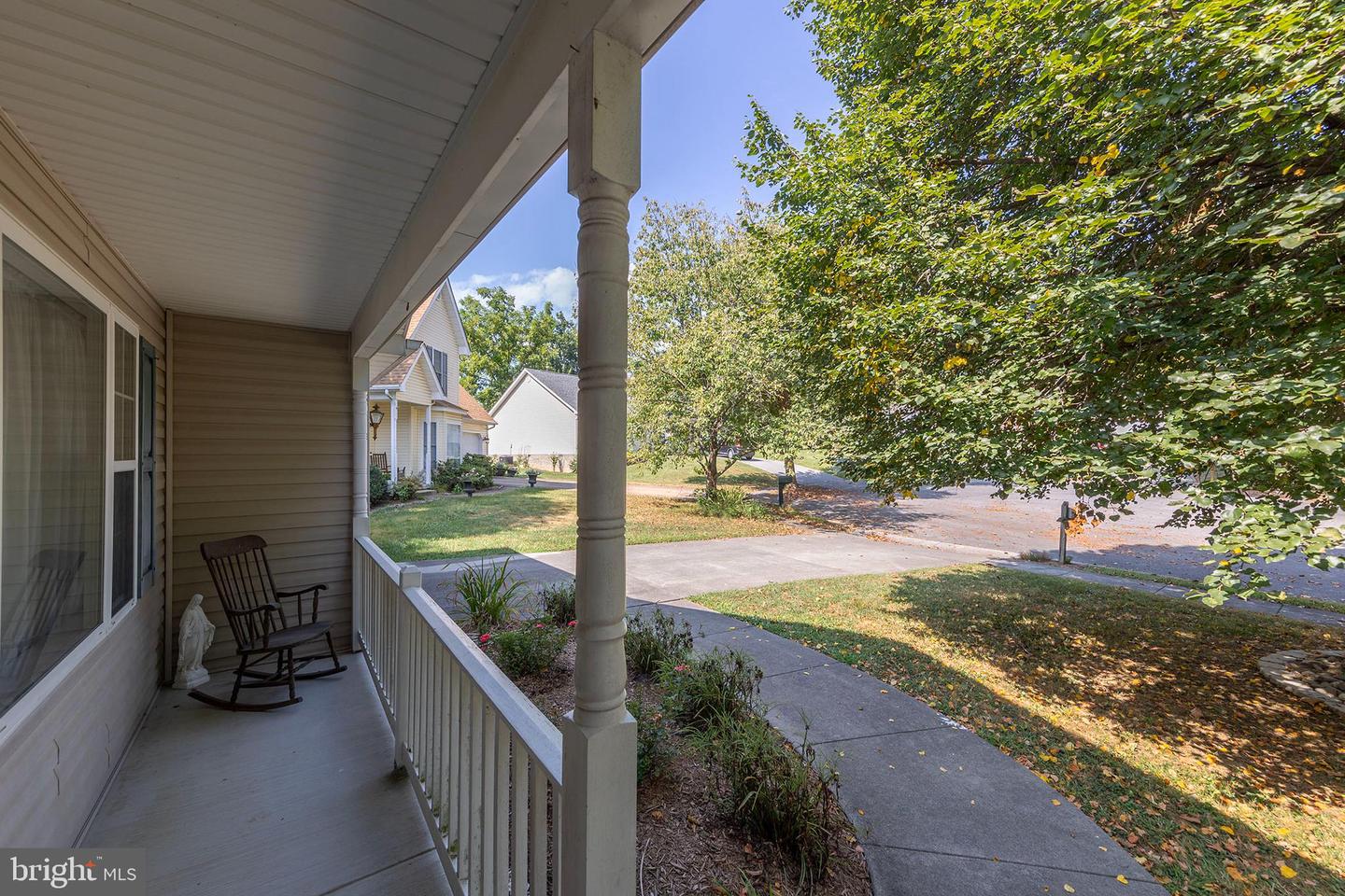 423 CRESCENT DR, WINCHESTER, Virginia 22601, 3 Bedrooms Bedrooms, 5 Rooms Rooms,2 BathroomsBathrooms,Residential,For sale,423 CRESCENT DR,VAWI2008870 MLS # VAWI2008870