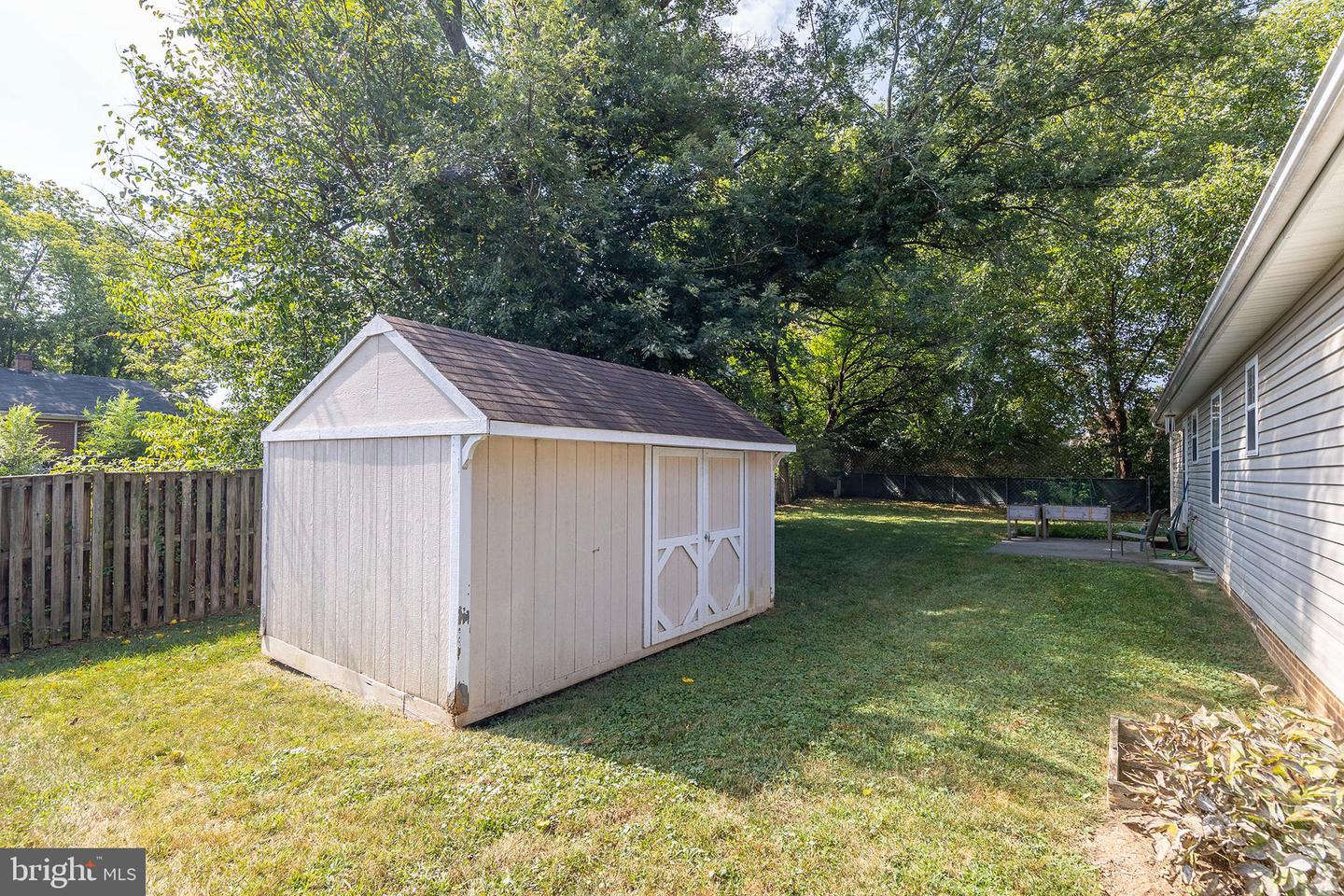 423 CRESCENT DR, WINCHESTER, Virginia 22601, 3 Bedrooms Bedrooms, 5 Rooms Rooms,2 BathroomsBathrooms,Residential,For sale,423 CRESCENT DR,VAWI2008870 MLS # VAWI2008870