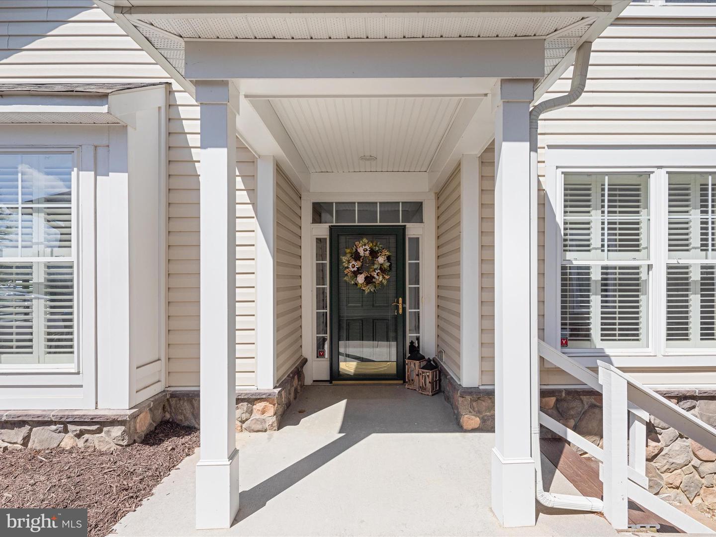 142 RUFFED GROUSE CT, LAKE FREDERICK, Virginia 22630, 3 Bedrooms Bedrooms, ,3 BathroomsBathrooms,Residential,For sale,142 RUFFED GROUSE CT,VAFV2036030 MLS # VAFV2036030