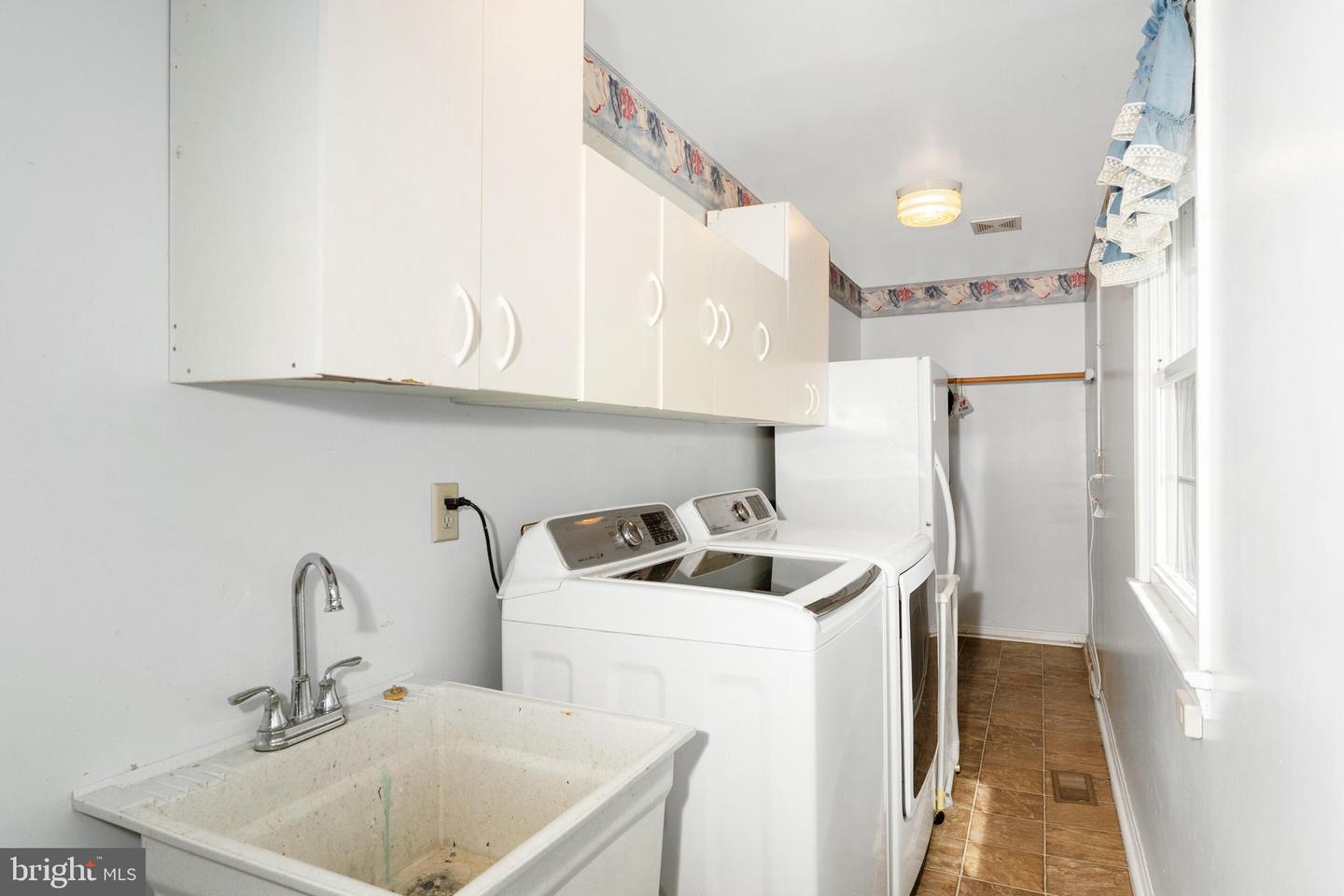 112 LEISURE ST, STAFFORD, Virginia 22554, 5 Bedrooms Bedrooms, ,3 BathroomsBathrooms,Residential,For sale,112 LEISURE ST,VAST2041702 MLS # VAST2041702