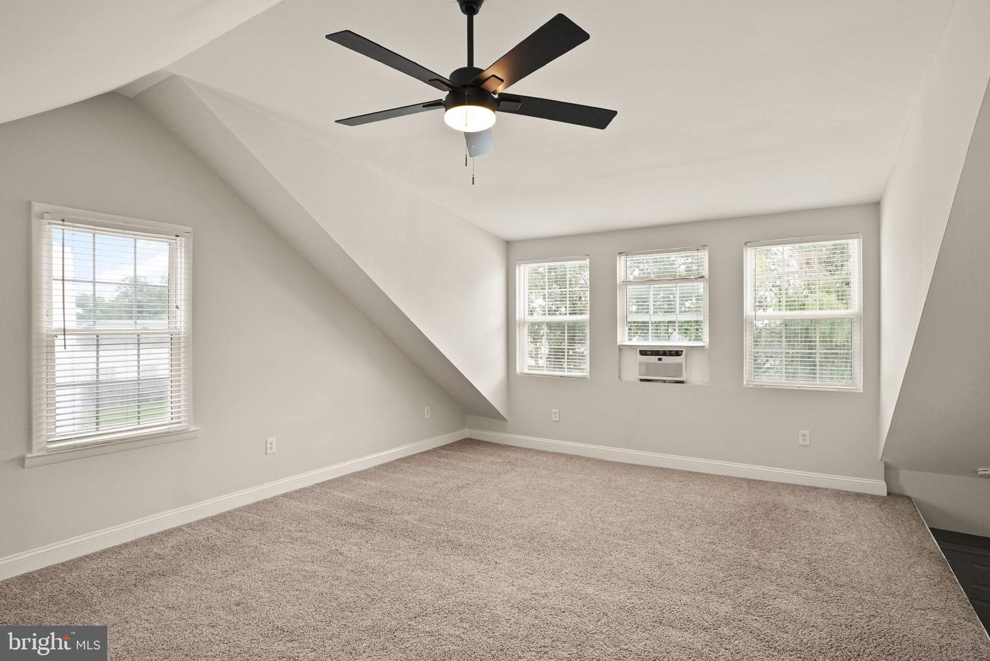 9423 OX RD, LORTON, Virginia 22079, 3 Bedrooms Bedrooms, ,2 BathroomsBathrooms,Residential,For sale,9423 OX RD,VAFX2260604 MLS # VAFX2260604