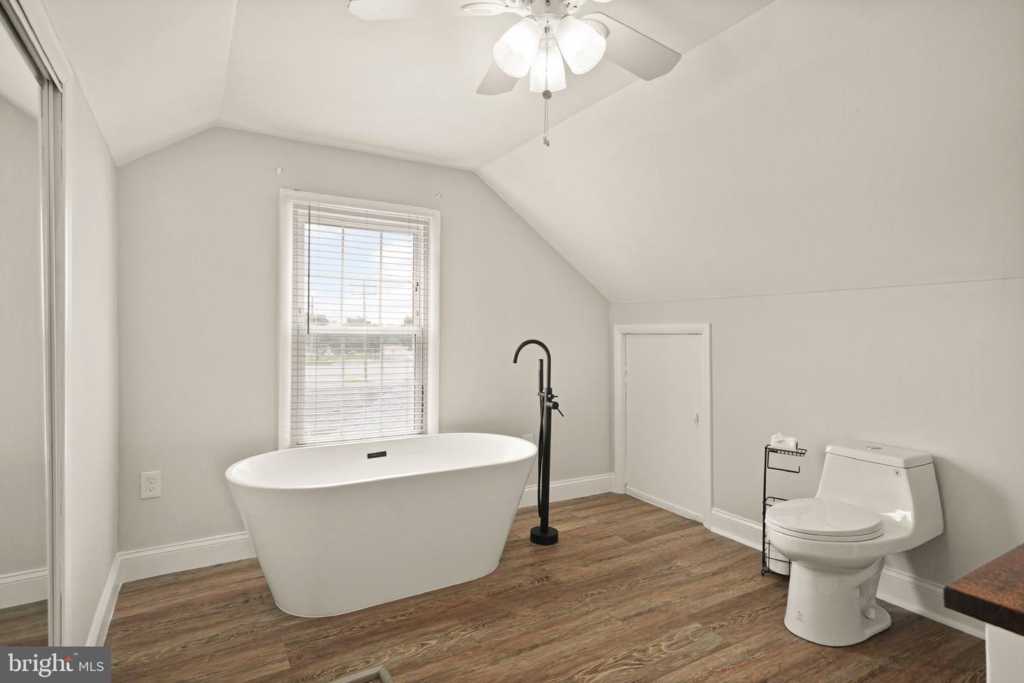 9423 OX RD, LORTON, Virginia 22079, 3 Bedrooms Bedrooms, ,2 BathroomsBathrooms,Residential,For sale,9423 OX RD,VAFX2260604 MLS # VAFX2260604