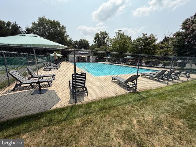 428 FOXRIDGE DR SW, LEESBURG, Virginia 20175, 4 Bedrooms Bedrooms, ,3 BathroomsBathrooms,Residential,For sale,428 FOXRIDGE DR SW,VALO2104350 MLS # VALO2104350