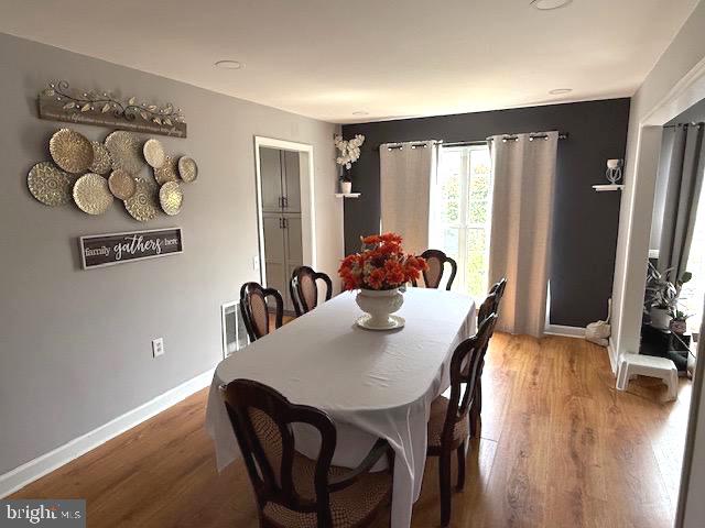 428 FOXRIDGE DR SW, LEESBURG, Virginia 20175, 4 Bedrooms Bedrooms, ,3 BathroomsBathrooms,Residential,For sale,428 FOXRIDGE DR SW,VALO2104350 MLS # VALO2104350
