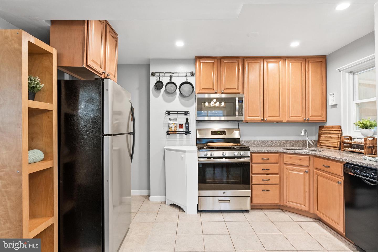2246 MARY BALDWIN DR, ALEXANDRIA, Virginia 22307, 2 Bedrooms Bedrooms, ,2 BathroomsBathrooms,Residential,For sale,2246 MARY BALDWIN DR,VAFX2260620 MLS # VAFX2260620