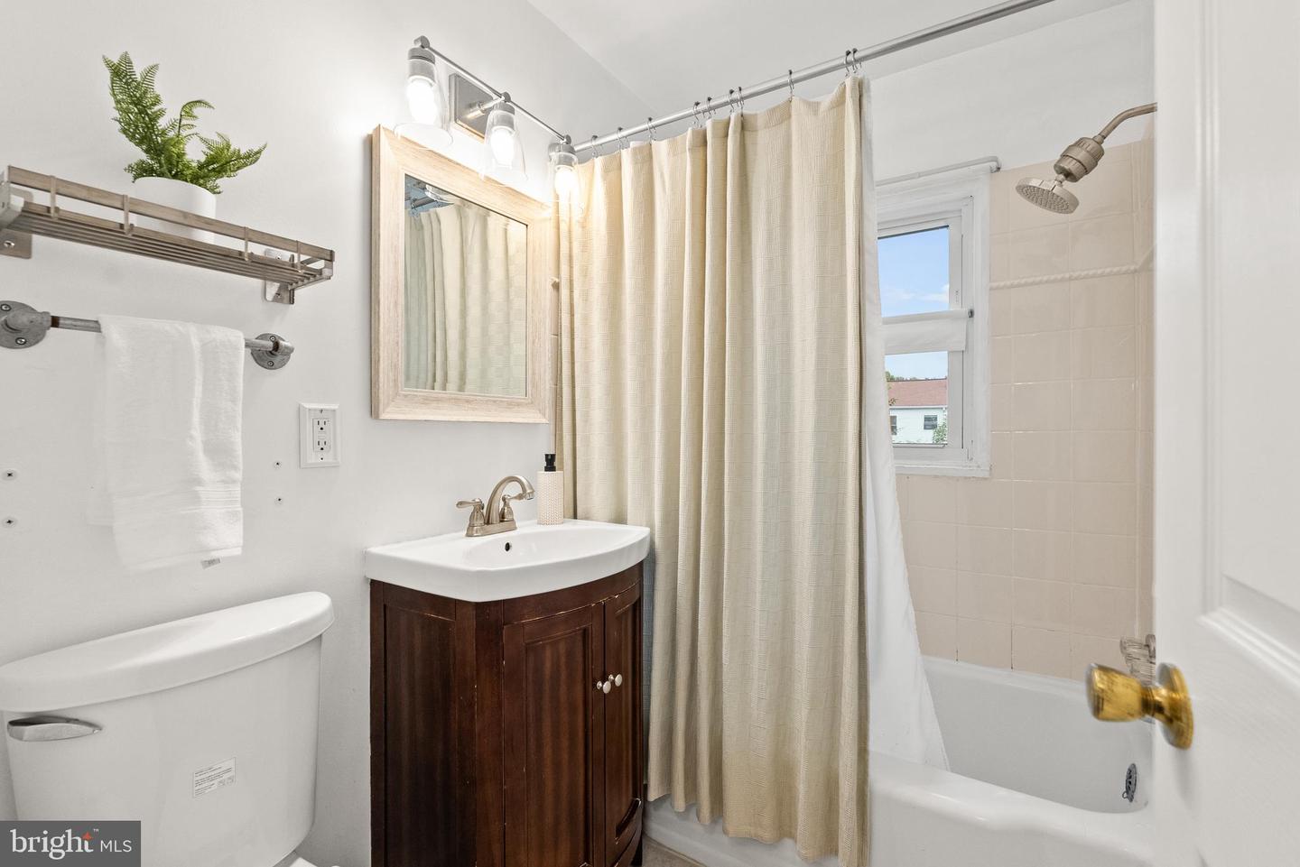 2246 MARY BALDWIN DR, ALEXANDRIA, Virginia 22307, 2 Bedrooms Bedrooms, ,2 BathroomsBathrooms,Residential,For sale,2246 MARY BALDWIN DR,VAFX2260620 MLS # VAFX2260620