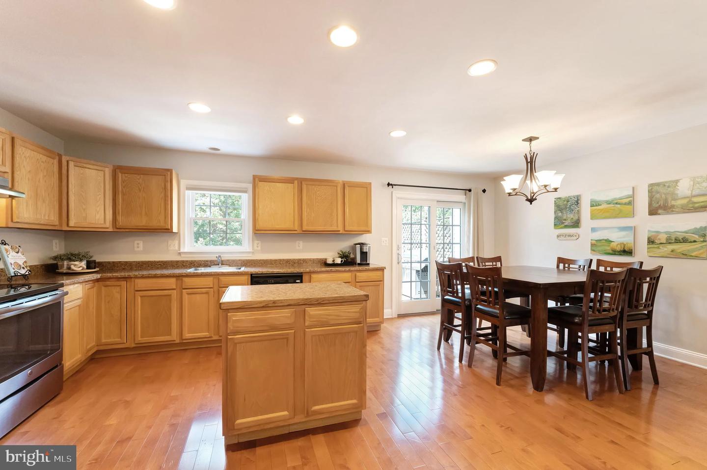 13116 ASHNUT LN, HERNDON, Virginia 20171, 3 Bedrooms Bedrooms, 7 Rooms Rooms,3 BathroomsBathrooms,Residential,For sale,13116 ASHNUT LN,VAFX2260930 MLS # VAFX2260930