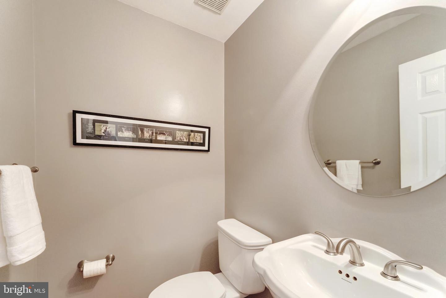 13116 ASHNUT LN, HERNDON, Virginia 20171, 3 Bedrooms Bedrooms, 7 Rooms Rooms,3 BathroomsBathrooms,Residential,For sale,13116 ASHNUT LN,VAFX2260930 MLS # VAFX2260930