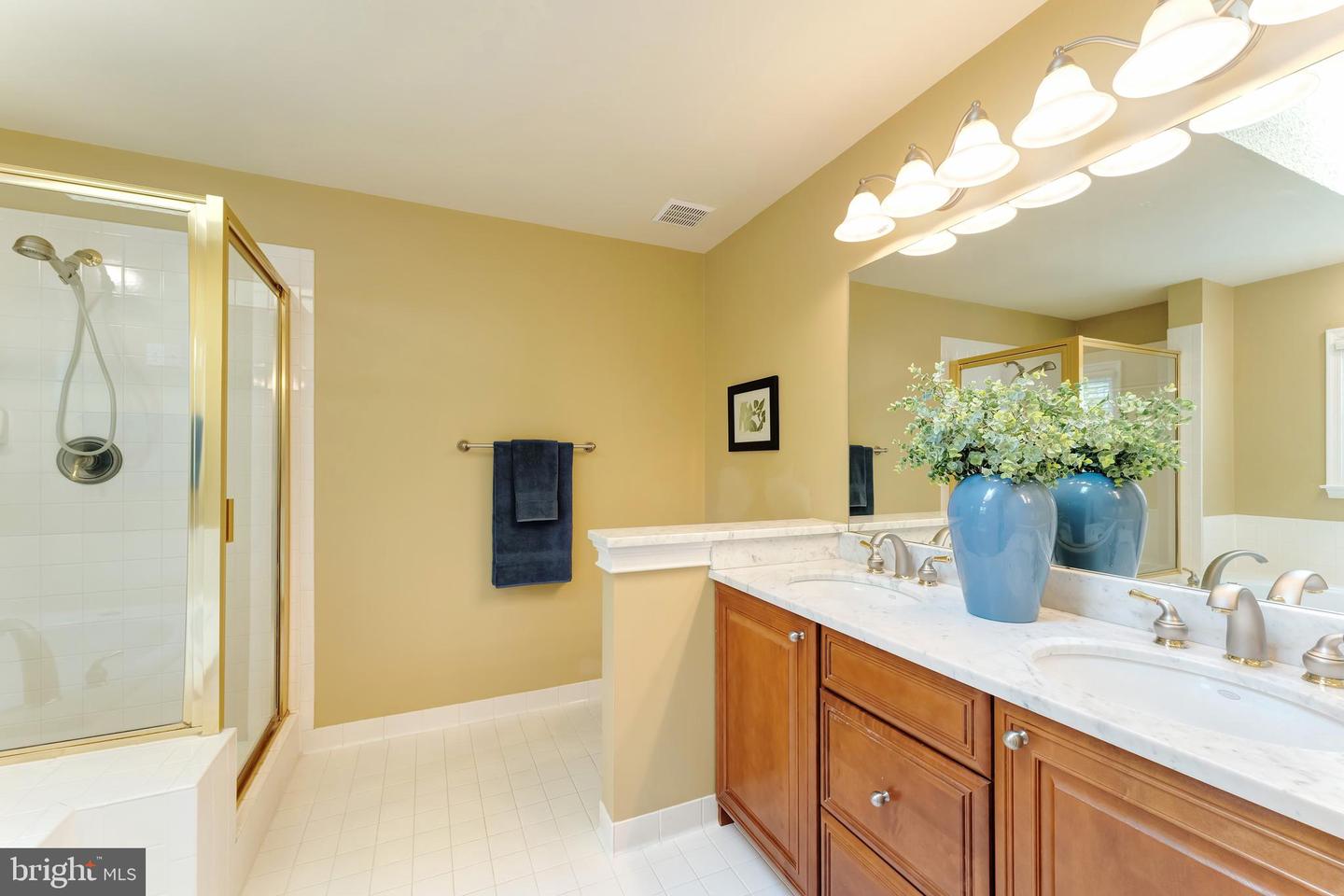 13116 ASHNUT LN, HERNDON, Virginia 20171, 3 Bedrooms Bedrooms, 7 Rooms Rooms,3 BathroomsBathrooms,Residential,For sale,13116 ASHNUT LN,VAFX2260930 MLS # VAFX2260930