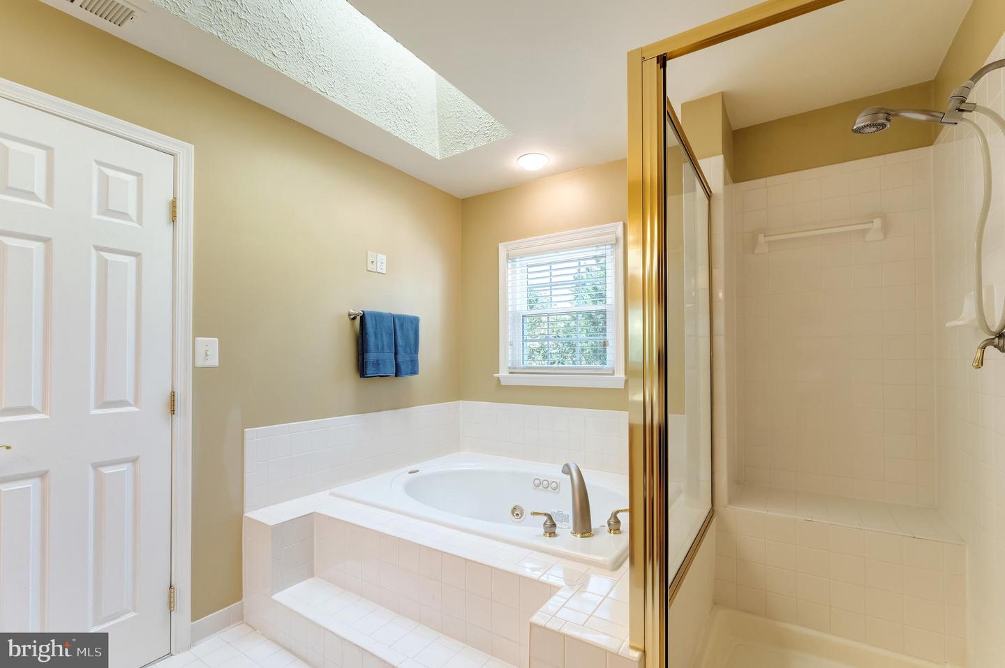 13116 ASHNUT LN, HERNDON, Virginia 20171, 3 Bedrooms Bedrooms, 7 Rooms Rooms,3 BathroomsBathrooms,Residential,For sale,13116 ASHNUT LN,VAFX2260930 MLS # VAFX2260930