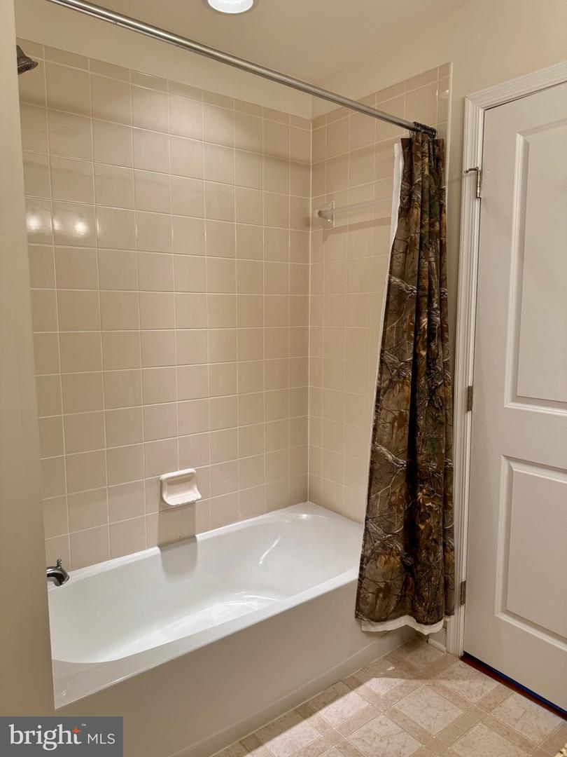9191 HARBOR CT, WARRENTON, Virginia 20187, 4 Bedrooms Bedrooms, ,4 BathroomsBathrooms,Residential,For sale,9191 HARBOR CT,VAFQ2017906 MLS # VAFQ2017906