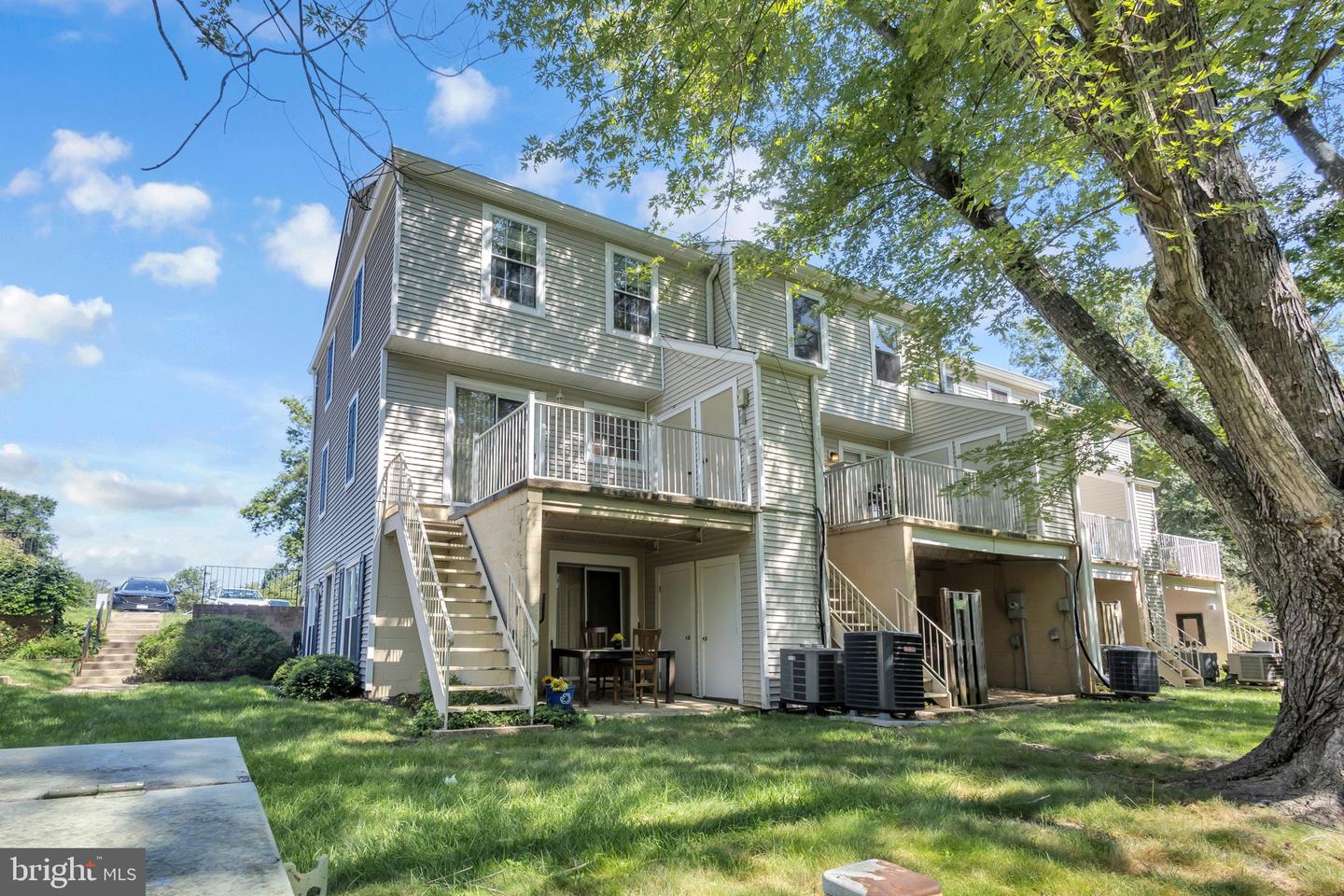 2842 BURGUNDY PL, WOODBRIDGE, Virginia 22192, 3 Bedrooms Bedrooms, ,1 BathroomBathrooms,Residential,For sale,2842 BURGUNDY PL,VAPW2101374 MLS # VAPW2101374