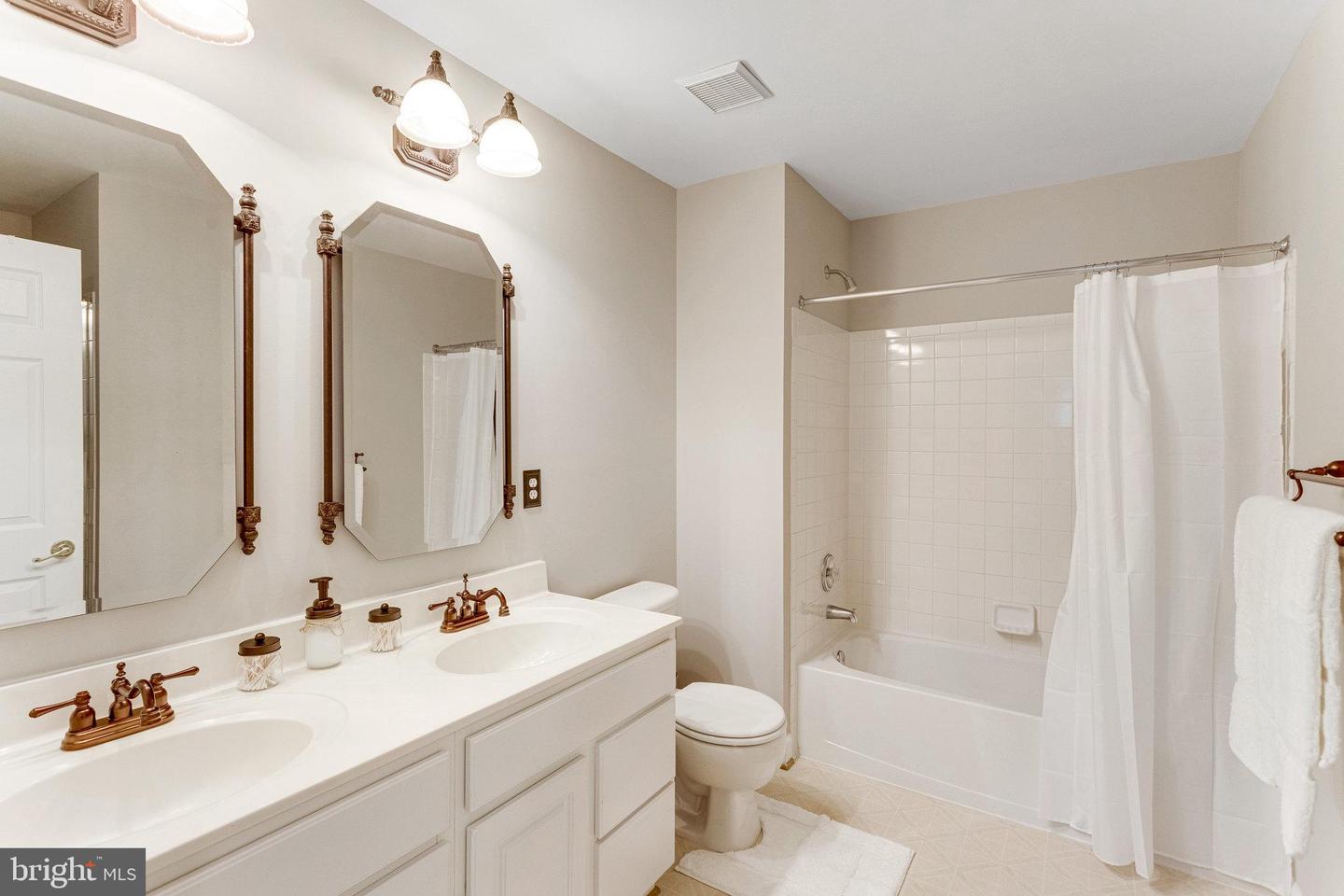 14220 MADRIGAL DR, WOODBRIDGE, Virginia 22193, 3 Bedrooms Bedrooms, ,2 BathroomsBathrooms,Residential,For sale,14220 MADRIGAL DR,VAPW2101382 MLS # VAPW2101382
