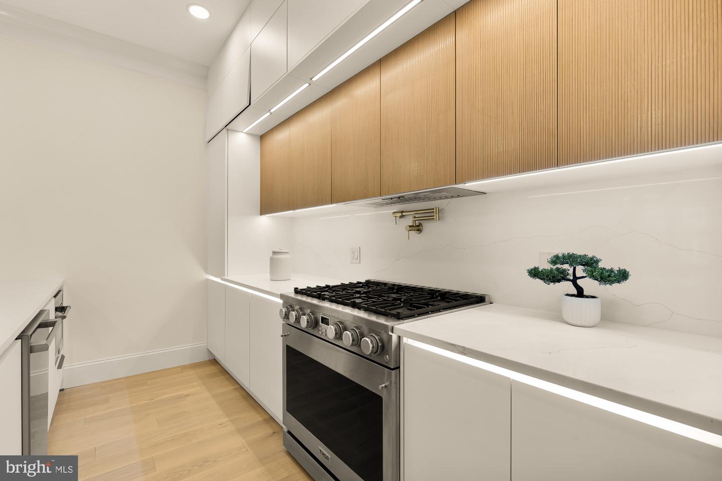 733 EUCLID ST NW #201, WASHINGTON, District Of Columbia 20001, 2 Bedrooms Bedrooms, ,2 BathroomsBathrooms,Residential,For sale,733 EUCLID ST NW #201,DCDC2214982 MLS # DCDC2214982