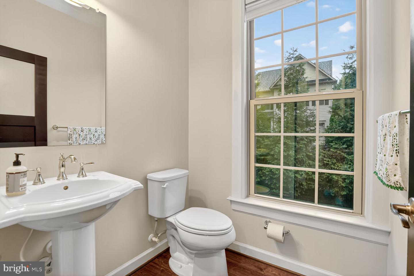 9093 BEAR BRANCH PL, FAIRFAX, Virginia 22031, 4 Bedrooms Bedrooms, ,3 BathroomsBathrooms,Residential,For sale,9093 BEAR BRANCH PL,VAFX2261092 MLS # VAFX2261092