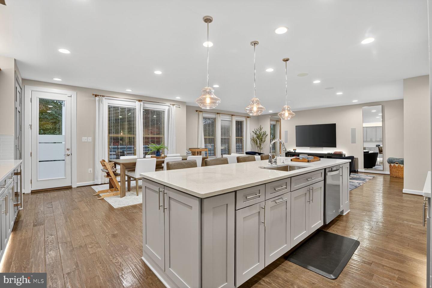 9093 BEAR BRANCH PL, FAIRFAX, Virginia 22031, 4 Bedrooms Bedrooms, ,3 BathroomsBathrooms,Residential,For sale,9093 BEAR BRANCH PL,VAFX2261092 MLS # VAFX2261092